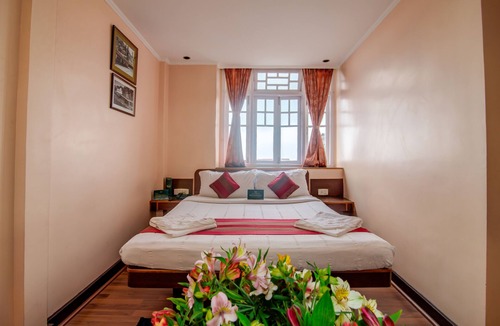 Darjeeling Hotel | Muscatel SpringBurn - 100Mts MallRoad