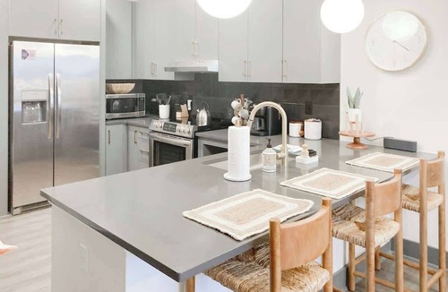 Rolling Mill Hill Condo | Muse | Contemporary condo in central location with rooftop lounge & central AC