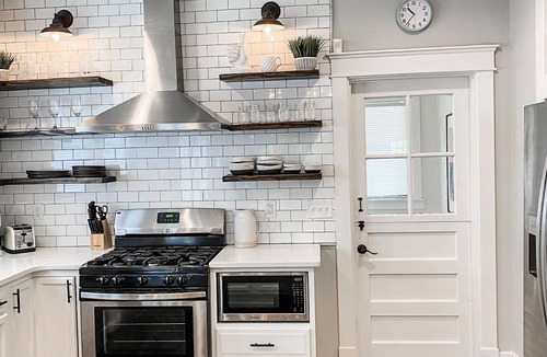 Greenwood House | Music City Manor - Hip East Nashville house walking distance to top eats.