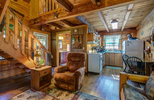 Murphy Cabin | *MUST SEE* Cobb Creek Cabins at the Historic Cobb Family Estate