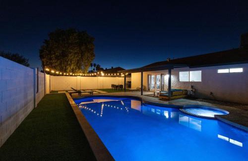 Chandler Villa | MUST SEE! Heated Jacuzzi With A Pool! NEW Remodel