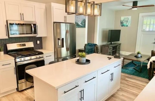 Peachtree Hills House | Must see, modern updated beautiful Peachtree Hills Neighborhood Near Buckhead!