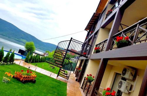 Eselnita House | Mustaciosul Dunarii