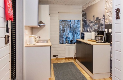 Rukatunturi House | Mustalampi 3 lintukoto by Interhome
