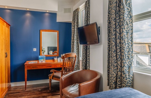 Westcliff-on-Sea Hotel | Muthu Westcliff Hotel (Near London Southend Airport)