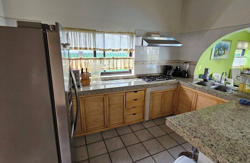 Lomas de Cocoyoc House | Villa Cocoyoc for 23 Pax | Pool, Jacuzzi and Basketball Court