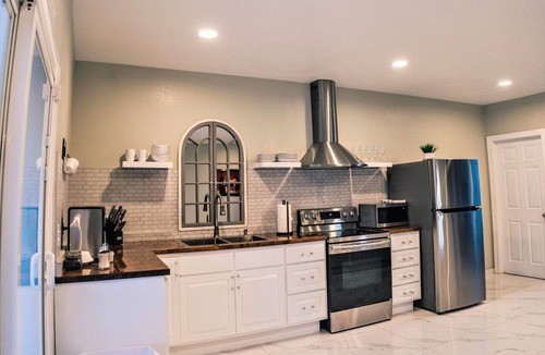 Valle de Guadalupe House | 5bed/4bath Spacious Modern Home Centrally Located
