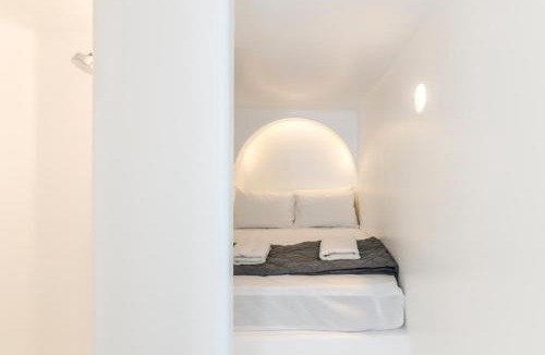 Mykonos Town Hostel | MyCocoon Hostel