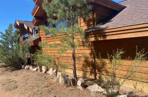Florissant House | Mydnyt Mountain - The Retreat