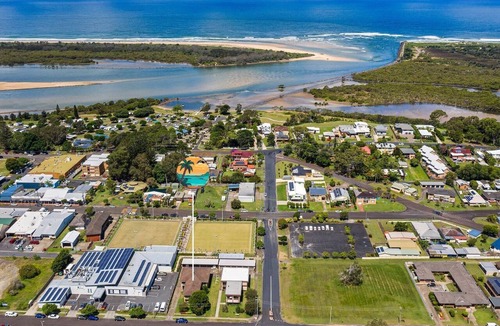 Urunga Apartment | Myee Court - 500 meters to Urunga Sea Lido