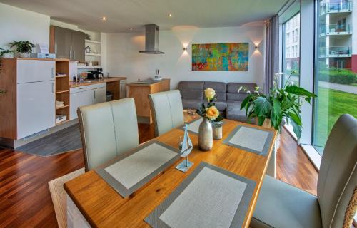 Kropeliner-Tor-Vorstadt Apartment | "myHarbourfront", luxuriöses Wohnen an der Hafenmole mit Wäsche