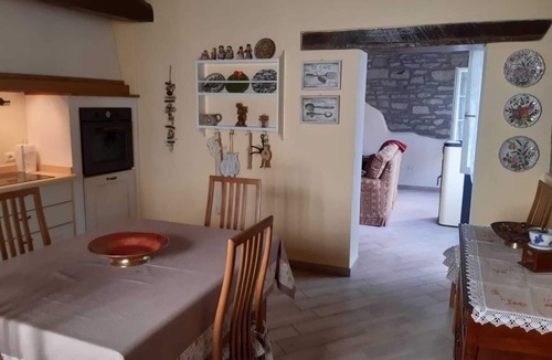 Corniglio Apartment | Myosotis Apartment "AT BENNY'S HOUSE"