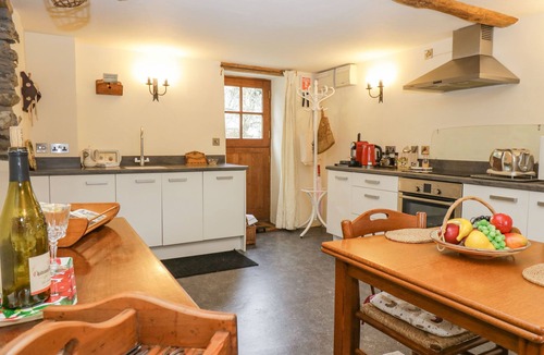 Low Newton Cottage | MYRA'S VIEW, romantic, character holiday cottage in Newby Bridge