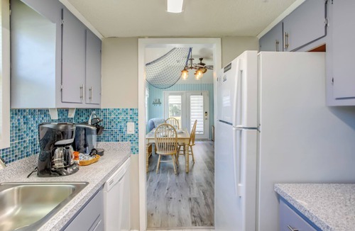 Myrtle Beach Cottage | Myrtle Beach Cottage, Walk to Pools + Beach!
