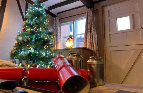 Dickleburgh House | Myrtle cottage