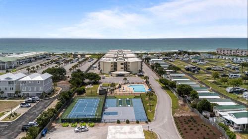 Emerald Isle Apartment | Mystic Sands