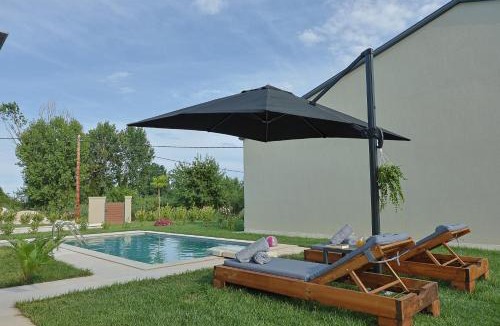 Olymbiaki Akti Villa | Mythical Olympus Mare Seaside Pool Villas
