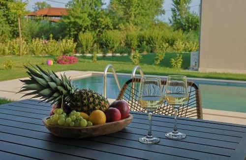 Olymbiaki Akti Villa | Mythical Olympus Mare Seaside Pool Villas