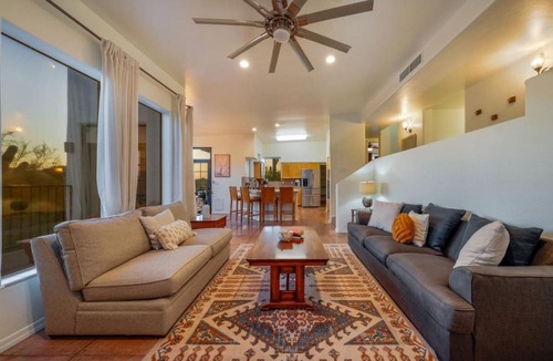 Catalina Foothills Estates House | N Campbell