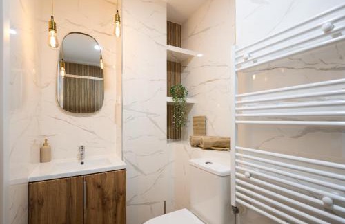 Curtea De Arges Apartment | N&D Studio Apartment