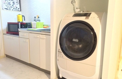 Sumiyoshi Apartment | N ° 5 CONDOMINIUM: First floor Corner Apartment ; Safe Residential Area.