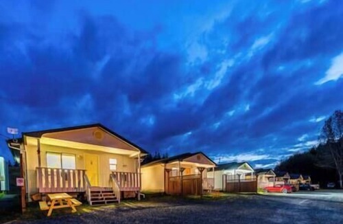 Alert Bay Cabin | (N) Deluxe Double Bedroom Cabin (non pet friendly)