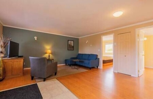 Alert Bay Cabin | (N) Deluxe Double Bedroom Cabin (non pet friendly)