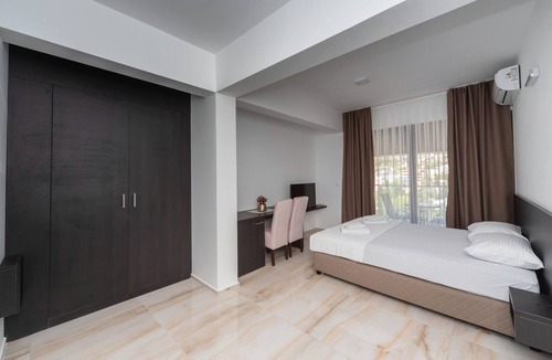 Sutomore Hotel | N Hotel
