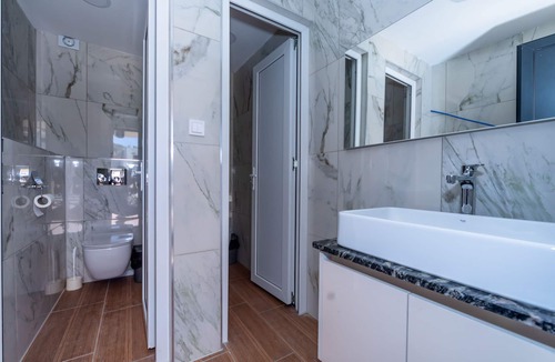 Sutomore Hotel | N Hotel