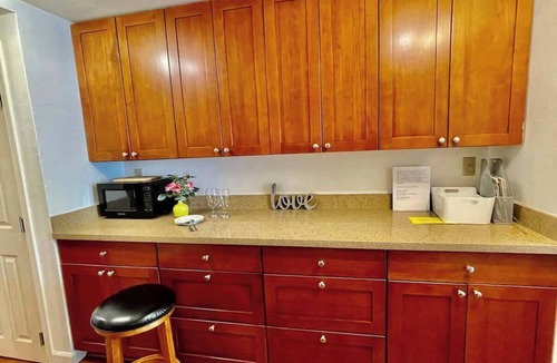 Pinehurst House | N Seattle Getaway – Easy Access, Comfortable stay