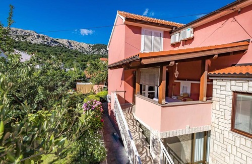 Jurandvor Apartment | Nadica 1st floor - Charming 1BR Apartment for Two, Parking Available