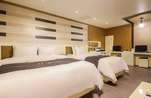 Naju Hotel | Naju M
