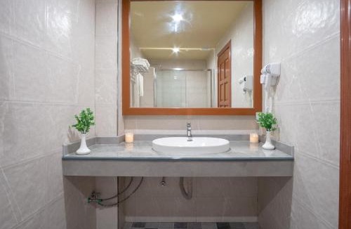 Ukulhas Hotel | Nala Veli Beach & Spa