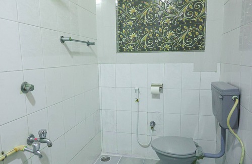 Thiruvananthapuram Bed & Breakfast | "NALINAM HOME STAY" with Bed & Breakfast , Near to Sri Padmanabha Swamy Temple.