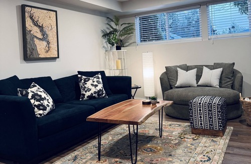 Westgate Apartment | Namastay in Edmonds Guest Suite