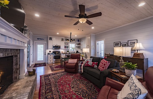 Mentone Cottage | Named "the most relaxing town in Alabama" by World Atlas. Two master en suites!