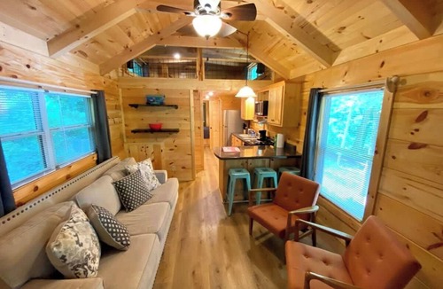 Lookout Valley Neighborhood Association Cabin | Nana Tiny Cabin - City-Side Lookout Mountain
