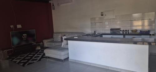 Rooihuiskraal Apartment | NANN Dreams self catering flatlet