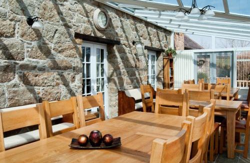 Llangefni Hotel | Nant Yr Odyn Country Hotel & Restaurant Ltd