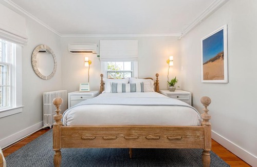 Nantucket Town Hotel | Nantucket Periwinkle