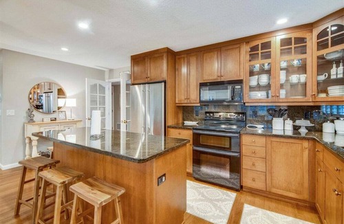 Downtown Cannon Beach House | Nantucket West - Hot Tub!