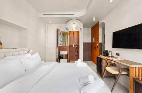 Cannes City Centre Hotel | Naomi Cannes