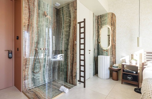 Jean-Medecin Hotel | Naomi Nice