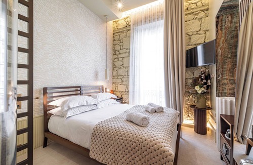 Jean-Medecin Hotel | Naomi Nice