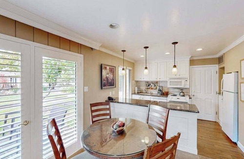 Napa Condo | Napa 2BR Silverado condo — two king suites, fireplace & pool