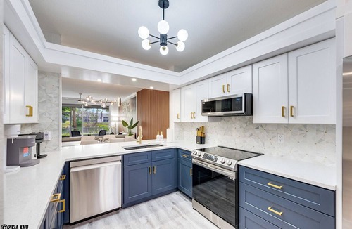 Imperial Golf Estates Condo | NAPLES 2B/2B IMPERIAL CONDO W/STYLE & LAKE VIEWS! POOLS! NEAR EVERYTHING! 103