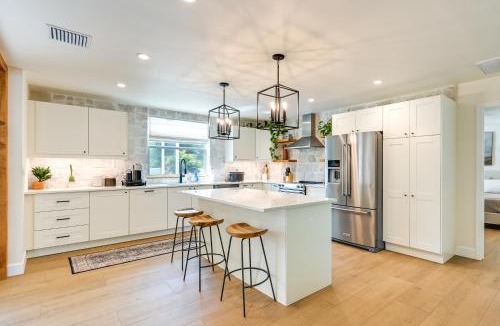 Naples House | Naples Duplex Home w/Private Pool & Lanai!