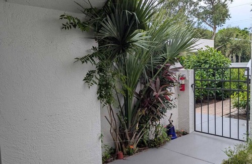 Pelican Bay Condo | Naples Florida! Vanderbilt Beach! Perfect Relaxing Sunny Getaway Spot!