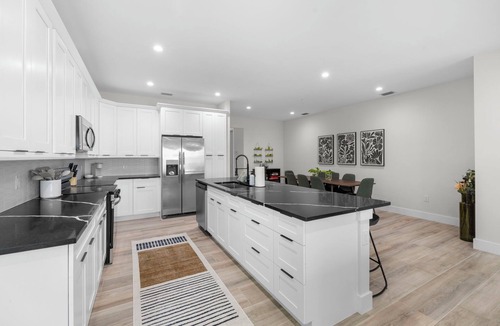 East Naples House | Naples Getaway by Beaches & Pickleball Courts & Botanical Gardens
