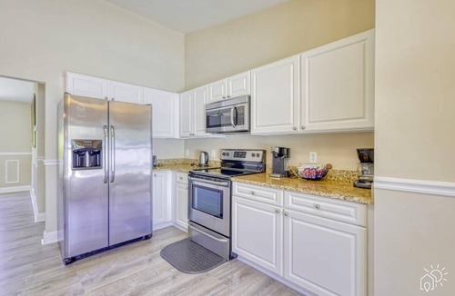Rural Estates House | Naples, Heated Pool, 4bdr, 8 guest, private yard